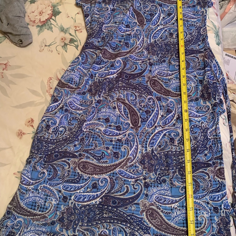 Popyyoung lightweight paisley stretch tie back accentuate waist. New with tags